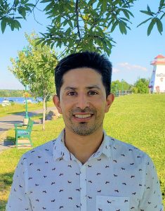 Dr. Fabian Romero Clavijo smiling at the camera.