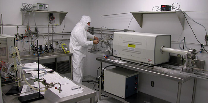 Bishop’s University clean room