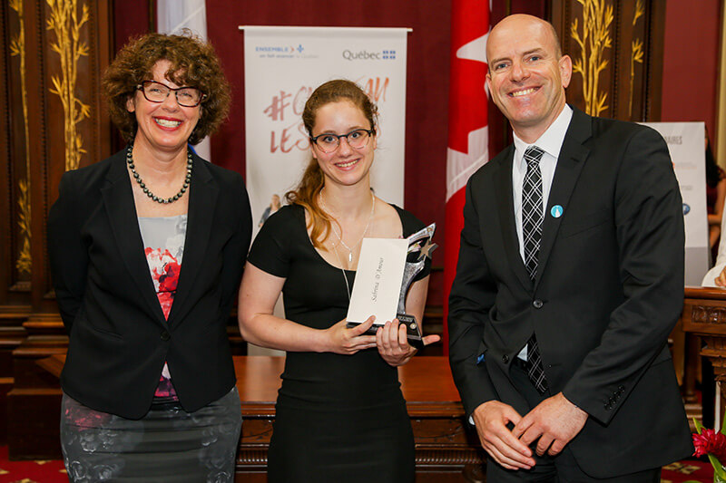 Sabrina D’Amour, étudiante en physique à l’Université Bishop’s, remporte le Prix Relève (MESI) – Excelle Science