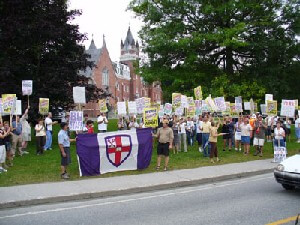 Picket lines June 2007 in front of BU