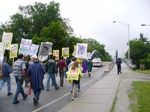 Picket lines June 2007 on College st.